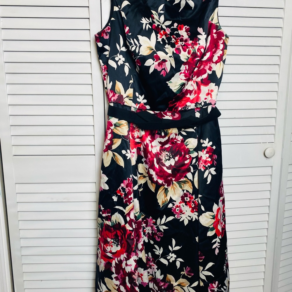 NWOT White House Black Market Floral Dress